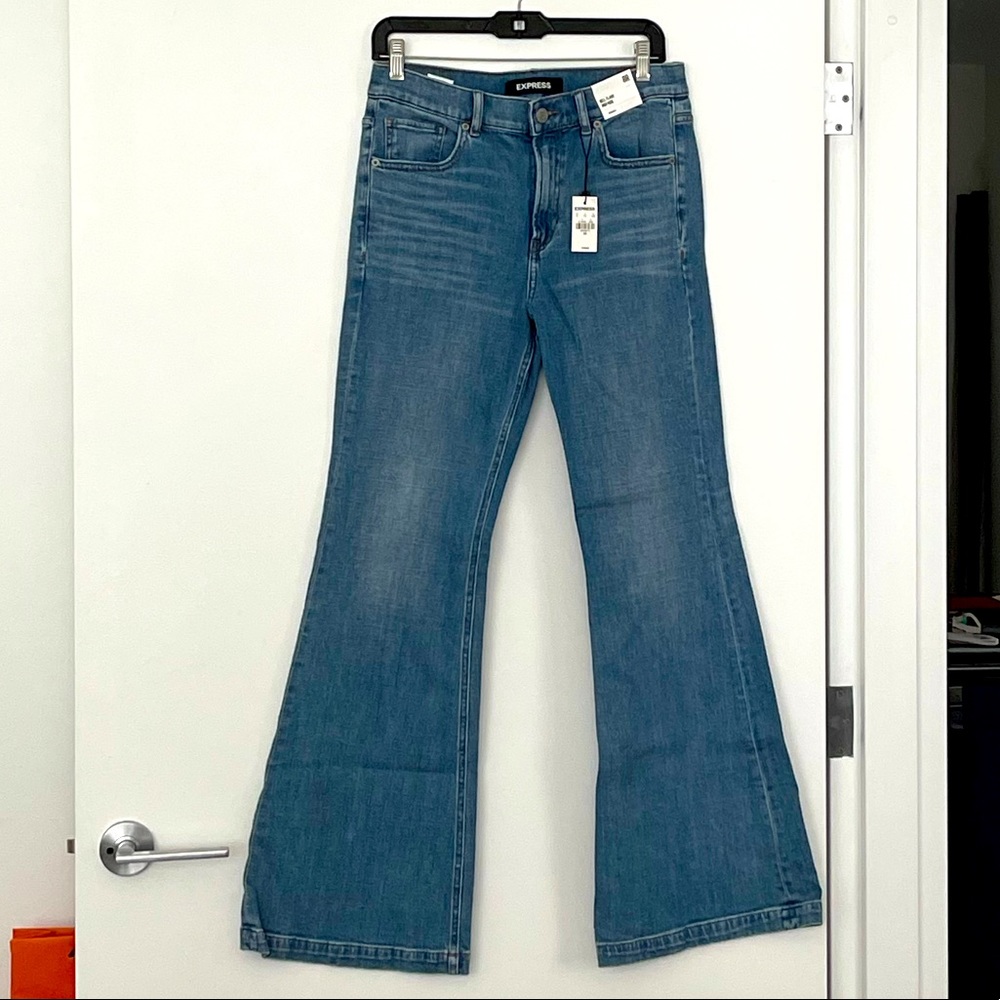 UNWORN W/Tag- EXPRESS Bell Flare High Rise